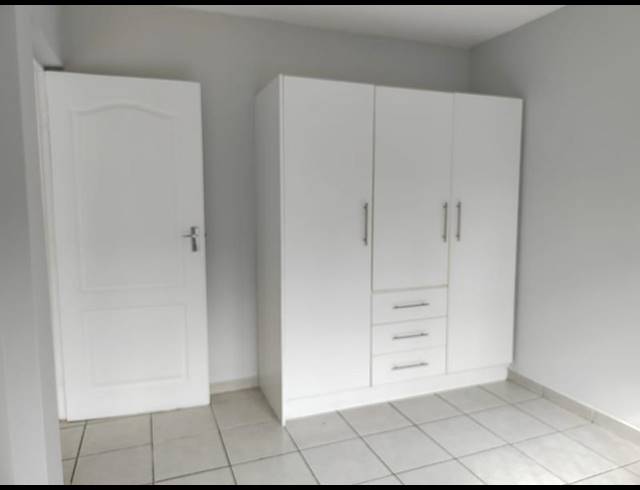 2 BEDROOM APARTMENT FOR SALE IN NEWLANDS EAST